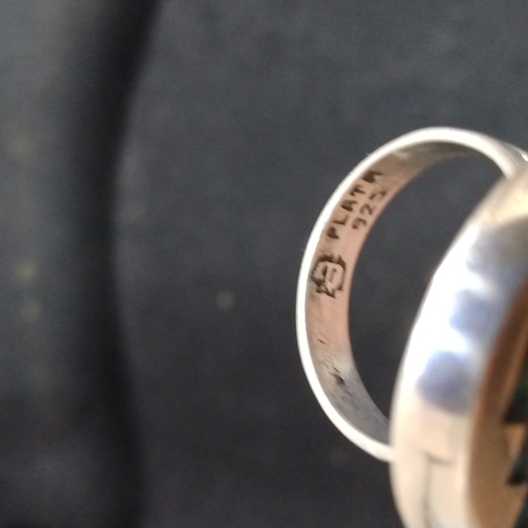 Signed Native American Style Ring - Picture 4 of 7